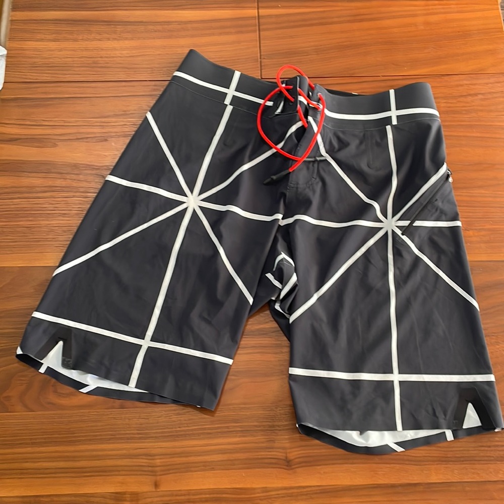 Lululemon Men’s Current State Boardshorts